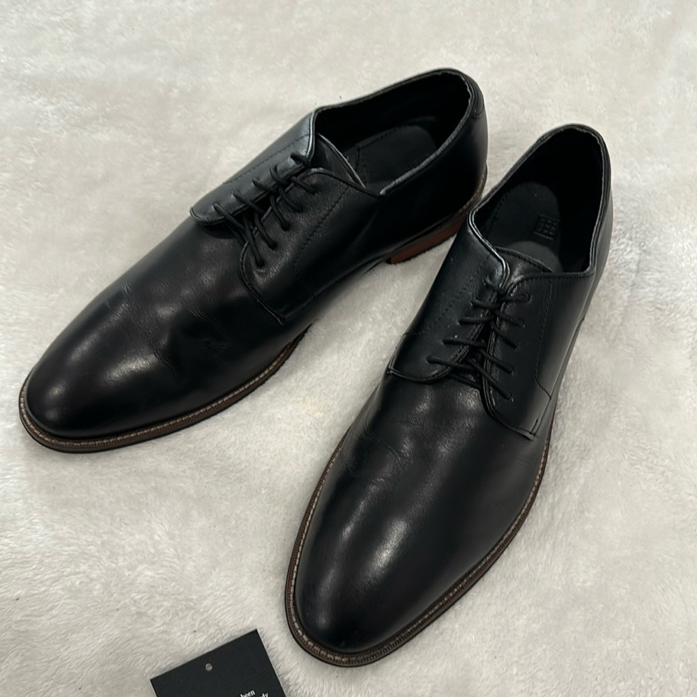 The bulk TUX SHOES SIZE 14